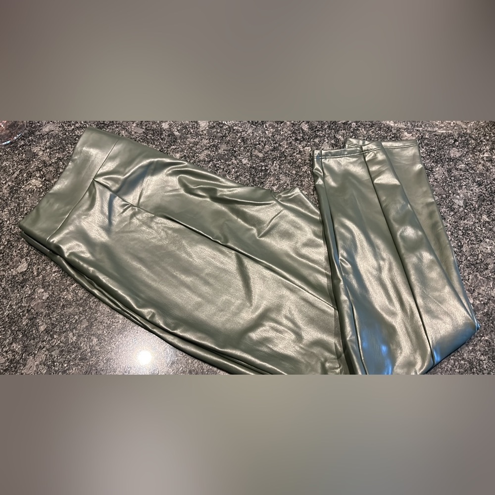 NWT Loft leggings faux leather size L olive green